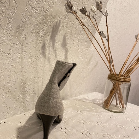 Boots - Picture 3 of 9